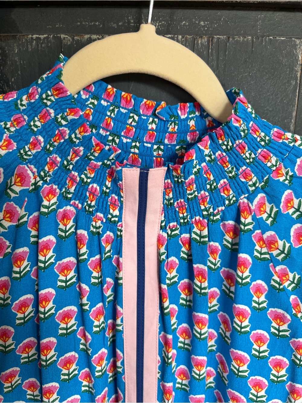 THML Blue Floral Smocked Short Sleeve Top with Pink/Blue Placket Sz M - Picture 4 of 7